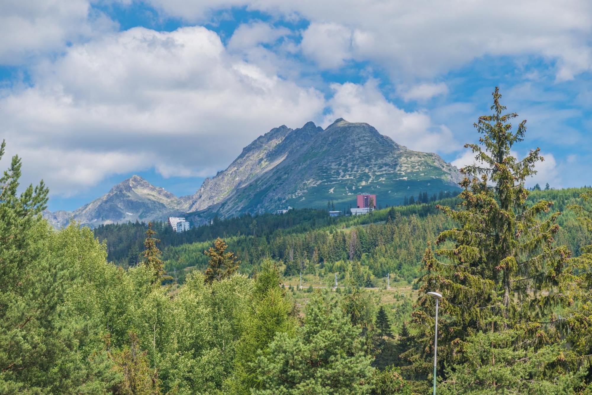 Sherpa'S Hostel High Tatras Штрбске-Плесо Экстерьер фото