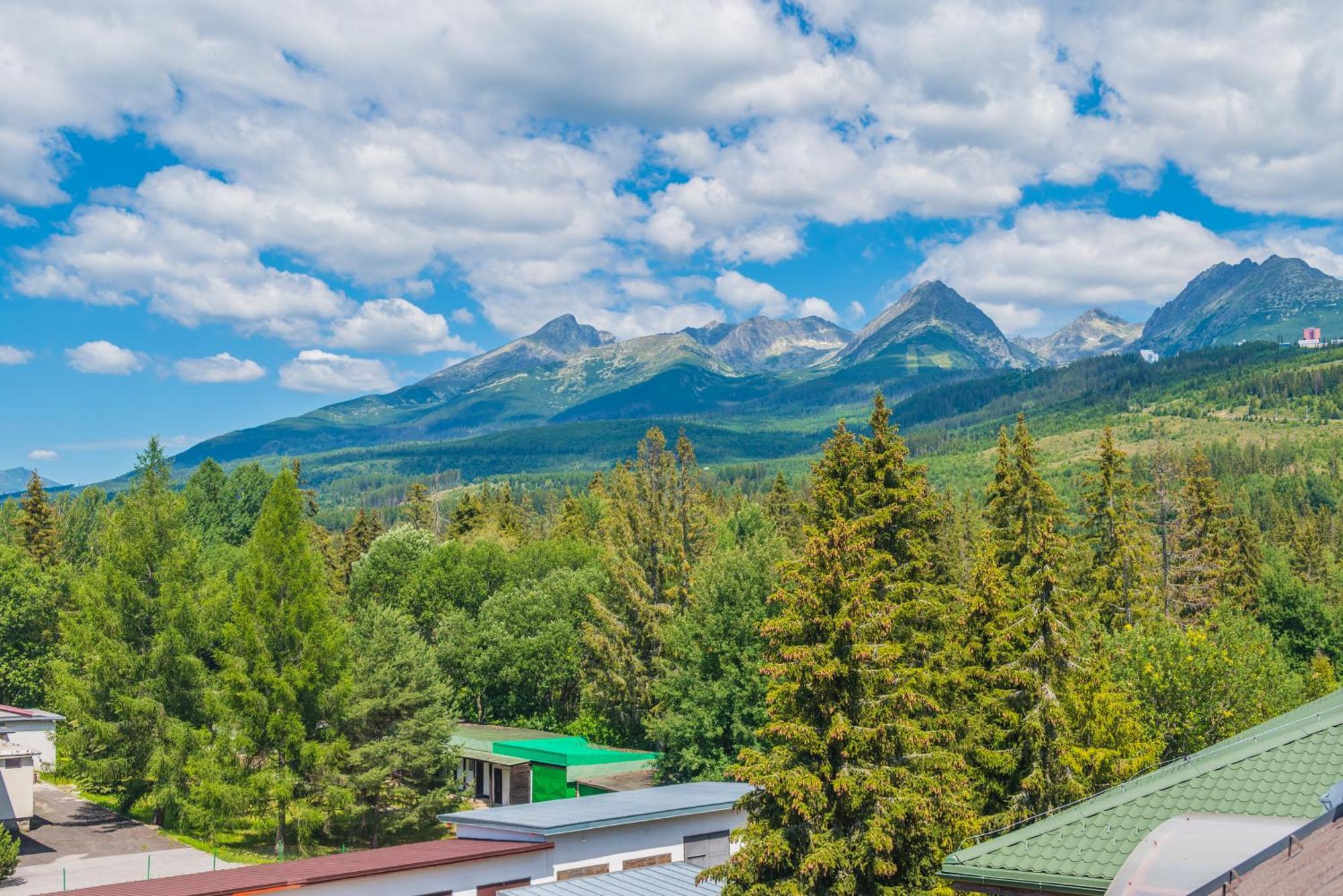 Sherpa'S Hostel High Tatras Штрбске-Плесо Экстерьер фото